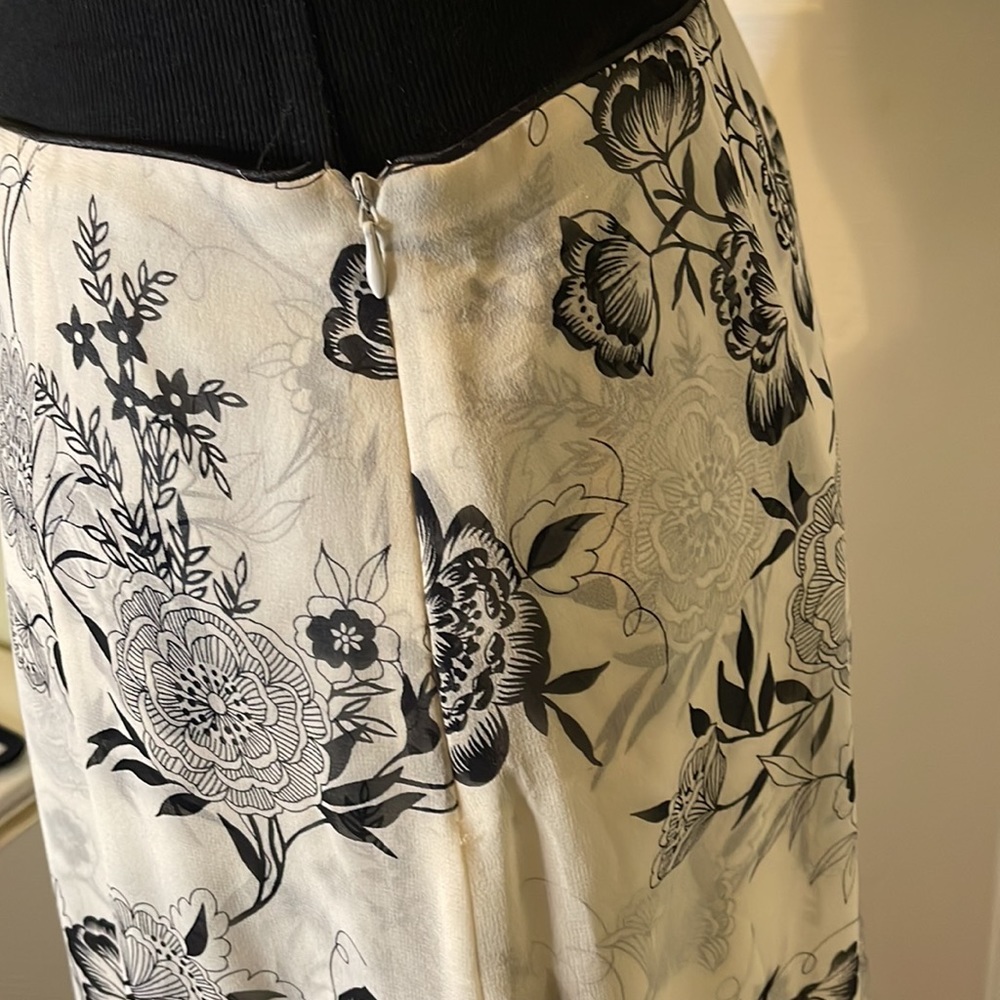 White House Black Market Floral Silk Skirt - Picture 3 of 7